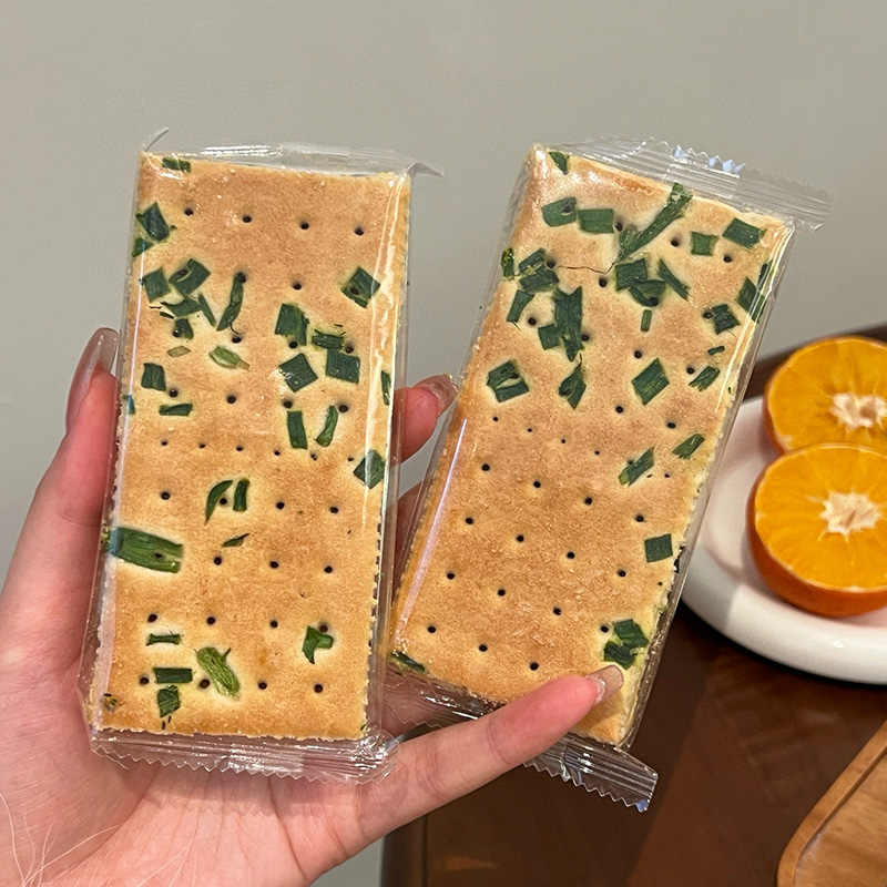 Biscuiți cu ceapă verde