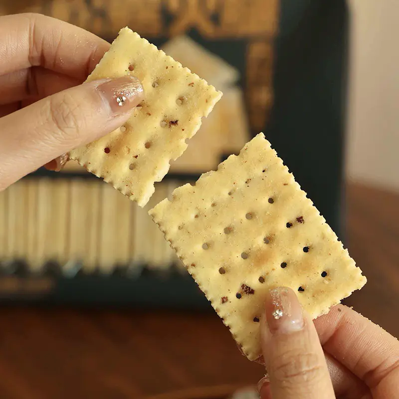 Biscuiti sifon cu sunca cu trufe negre